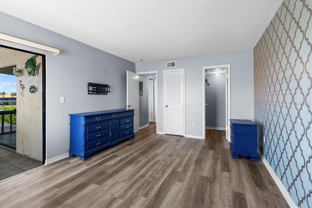Active With Contract: $1,600 (2 beds, 2 baths, 1219 Square Feet)