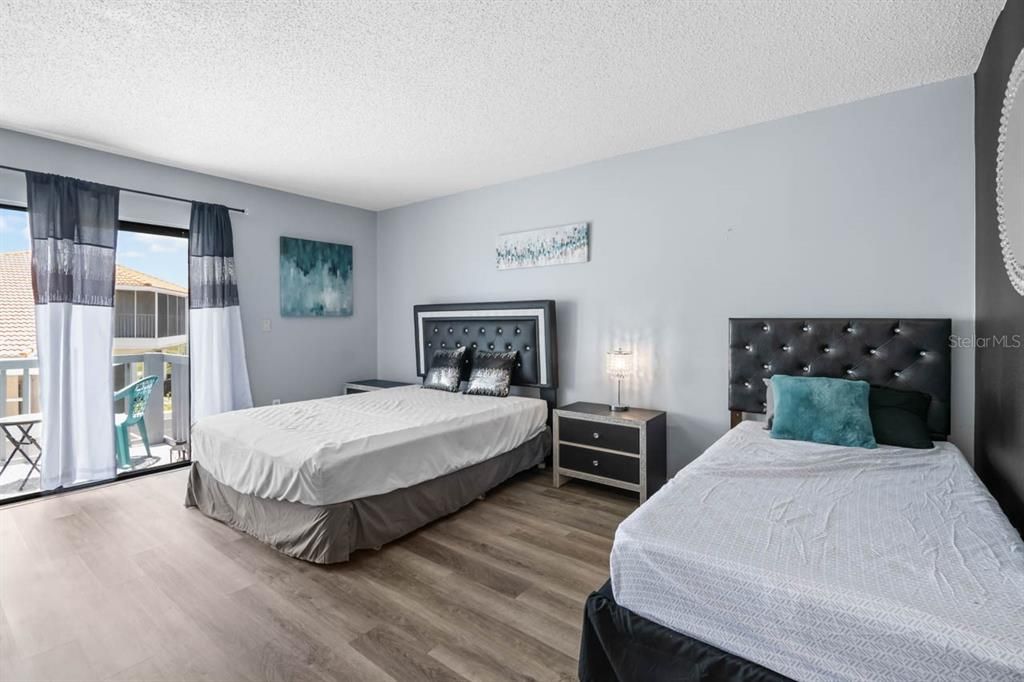 Active With Contract: $1,600 (2 beds, 2 baths, 1219 Square Feet)