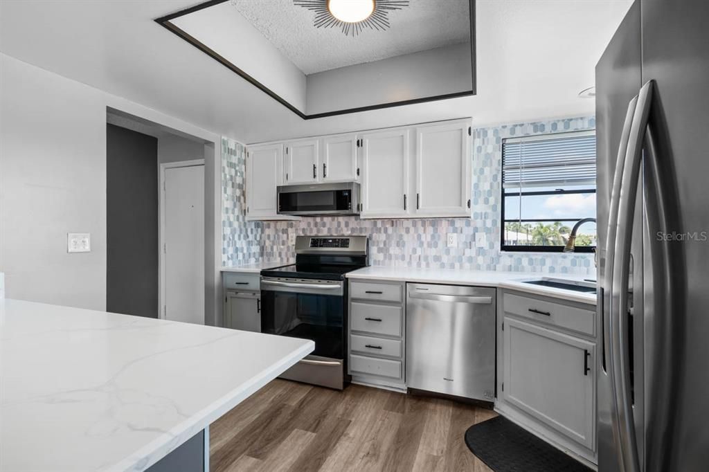 Active With Contract: $1,600 (2 beds, 2 baths, 1219 Square Feet)