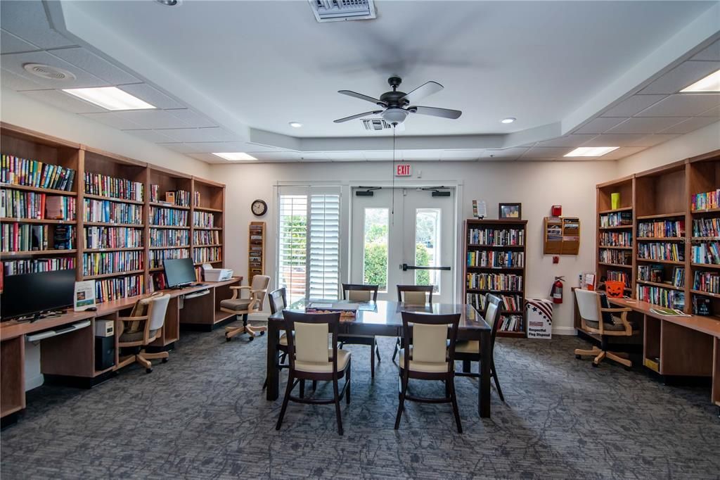 Под контрактом: $380,000 (3 спален, 2 ванн, 1713 Квадратных фут)