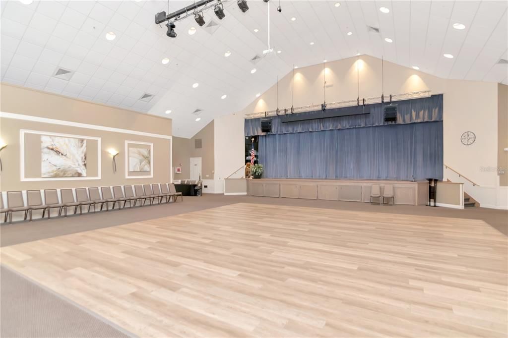 Под контрактом: $380,000 (3 спален, 2 ванн, 1713 Квадратных фут)