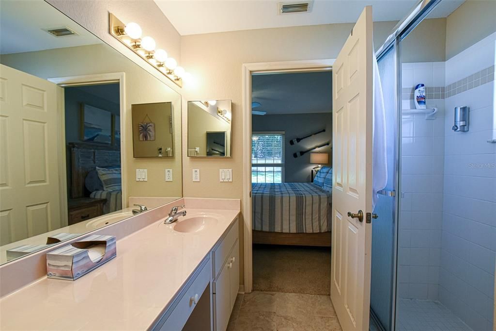 For Sale: $279,000 (2 beds, 2 baths, 1234 Square Feet)