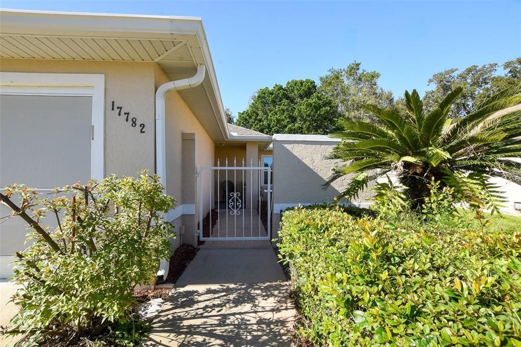 For Sale: $279,000 (2 beds, 2 baths, 1234 Square Feet)