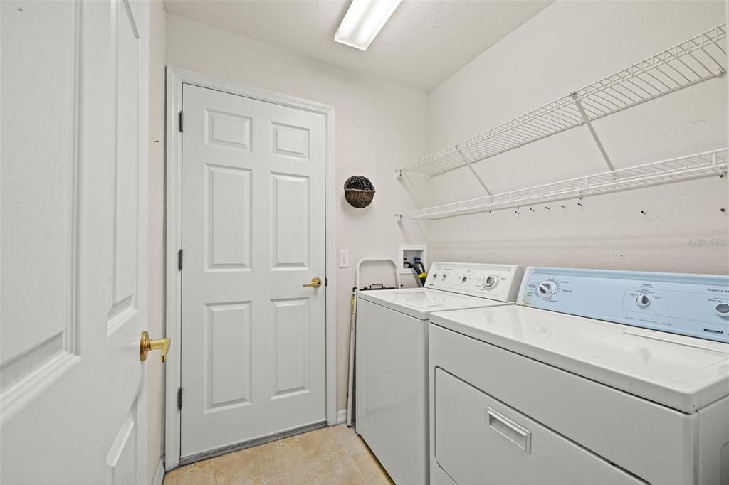 For Sale: $299,900 (3 beds, 2 baths, 1878 Square Feet)