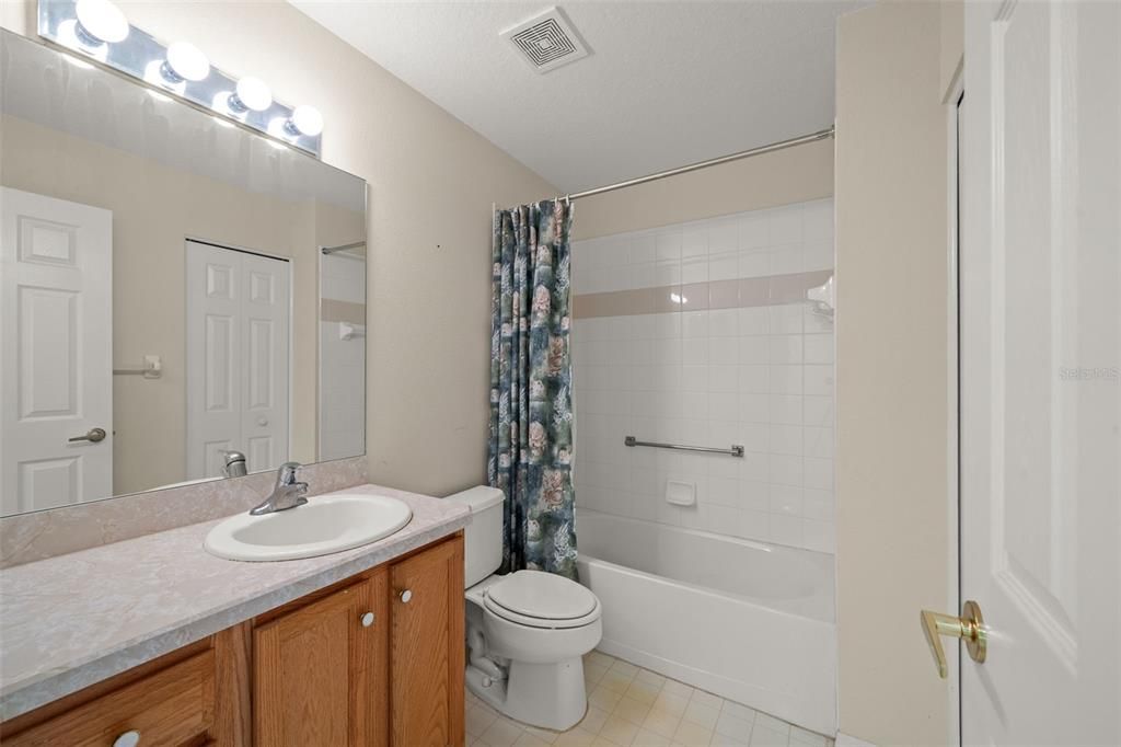 For Sale: $299,900 (3 beds, 2 baths, 1878 Square Feet)