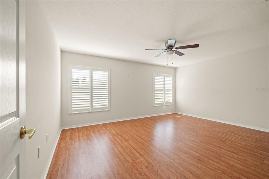 For Sale: $299,900 (3 beds, 2 baths, 1878 Square Feet)