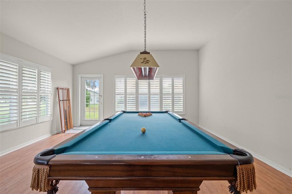 For Sale: $299,900 (3 beds, 2 baths, 1878 Square Feet)