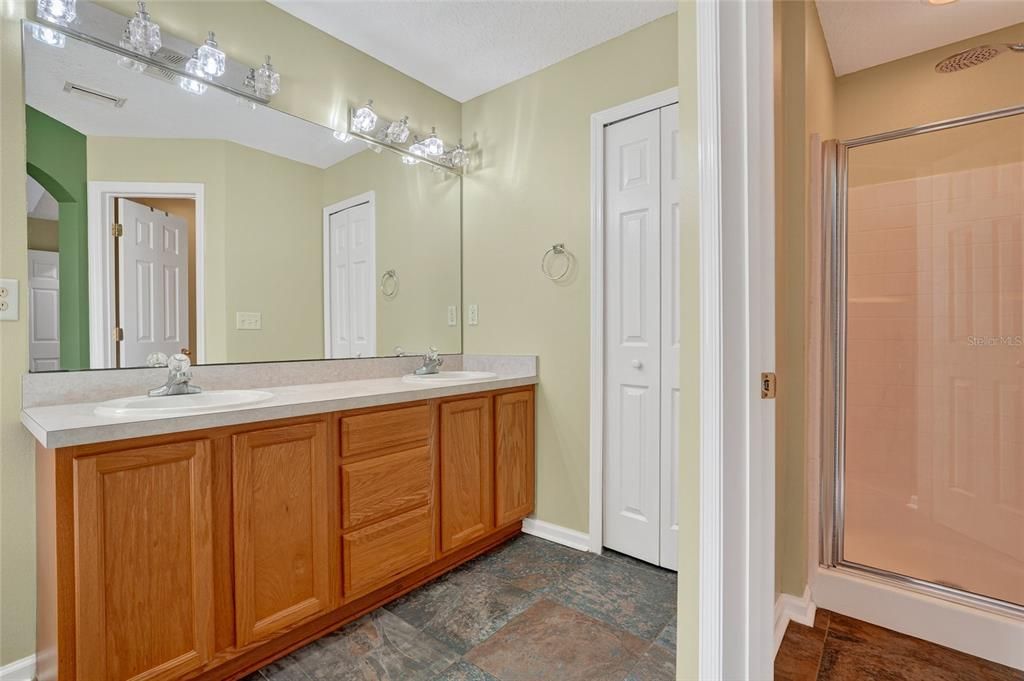 合同活跃: $349,900 (3 贝兹, 2 浴室, 1520 平方英尺)