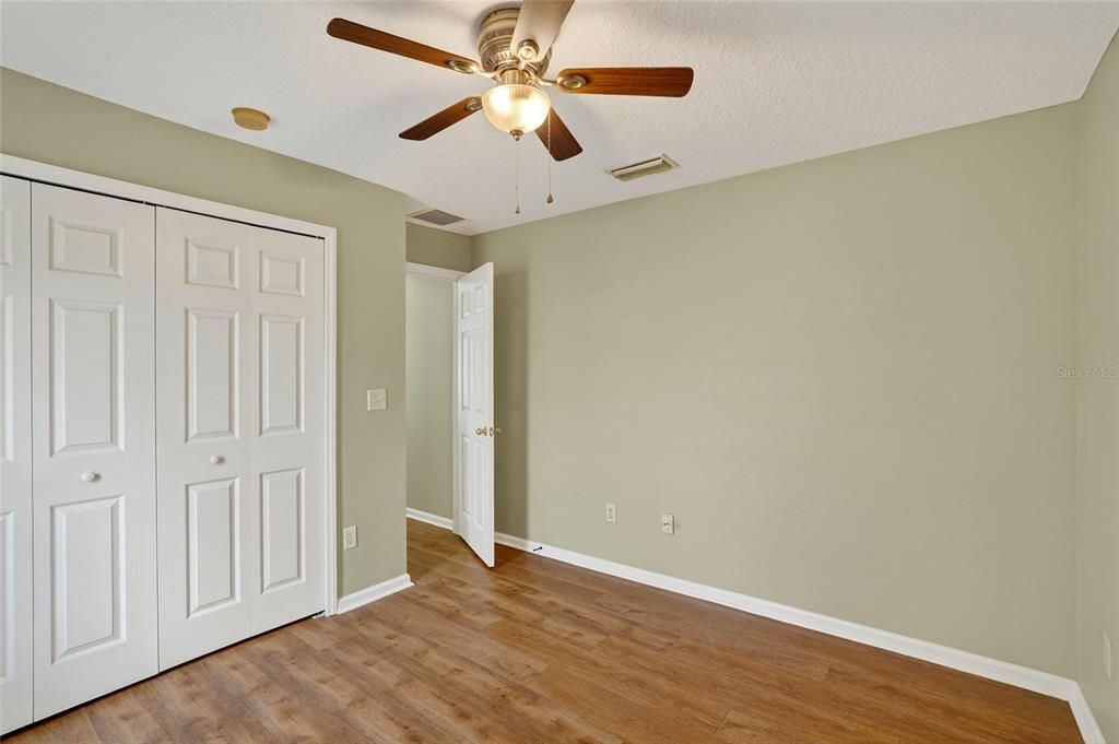 合同活跃: $349,900 (3 贝兹, 2 浴室, 1520 平方英尺)