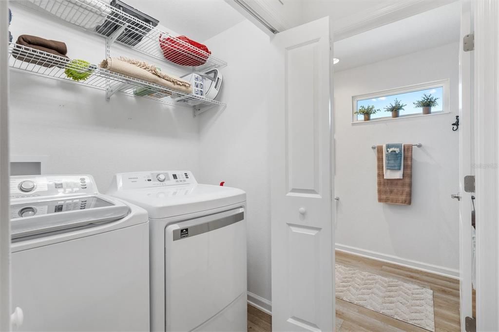 For Sale: $314,900 (2 beds, 2 baths, 1300 Square Feet)