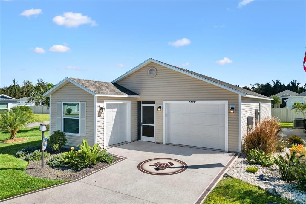 For Sale: $314,900 (2 beds, 2 baths, 1300 Square Feet)