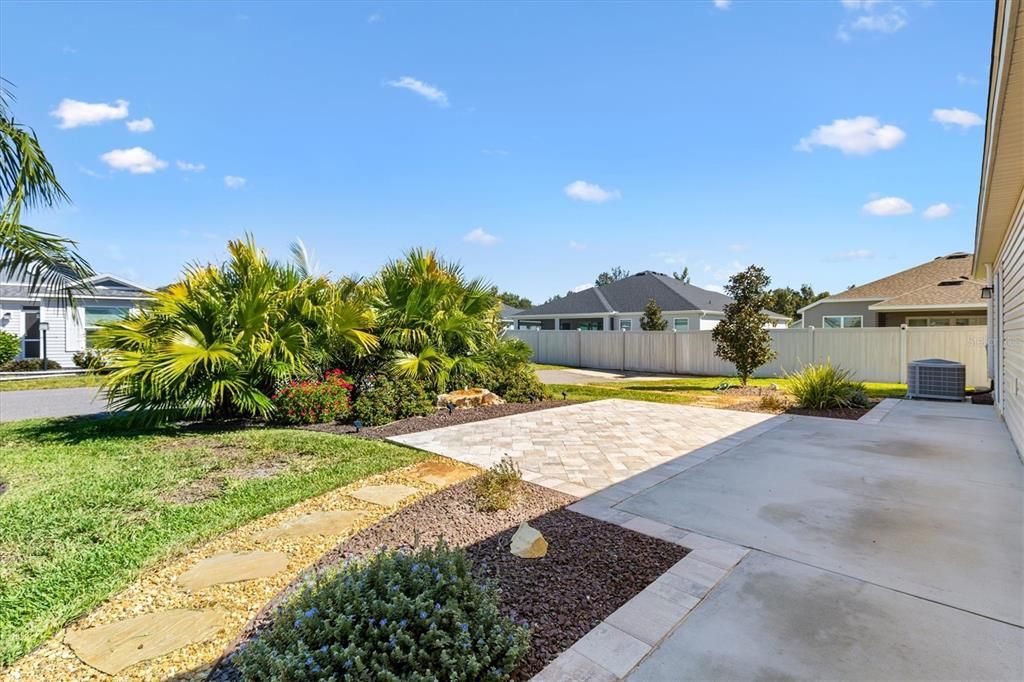 For Sale: $314,900 (2 beds, 2 baths, 1300 Square Feet)