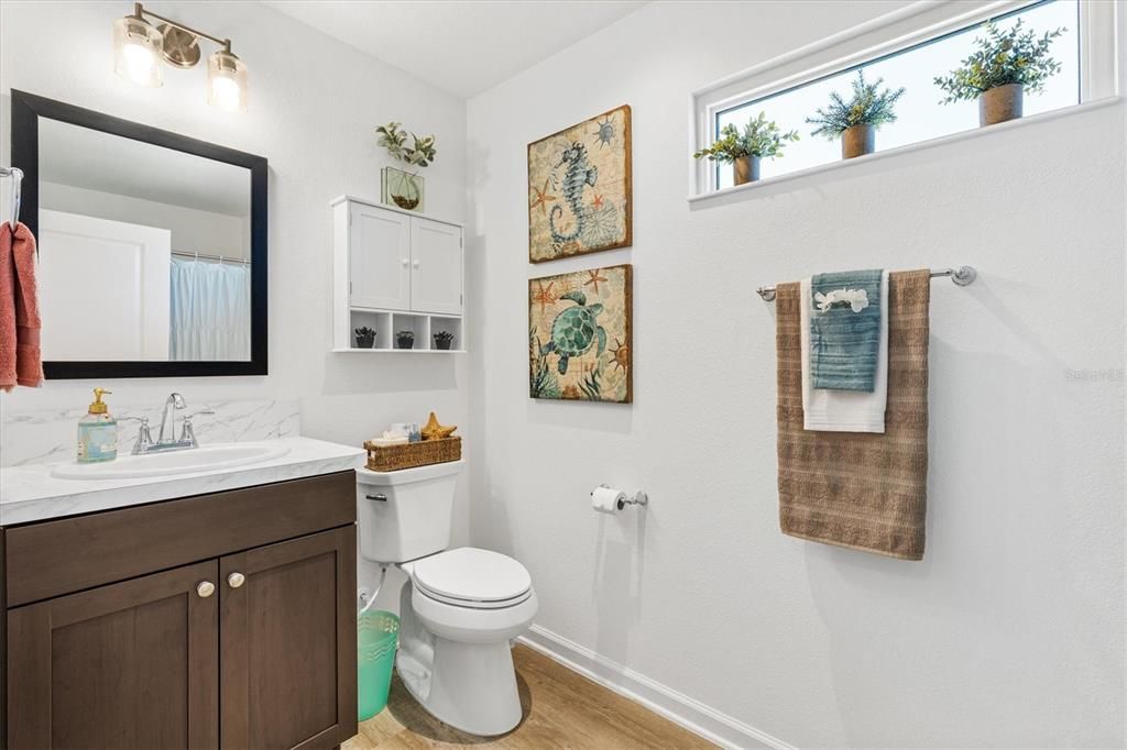 For Sale: $314,900 (2 beds, 2 baths, 1300 Square Feet)