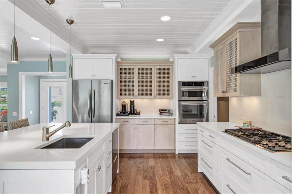 На продажу: $2,215,000 (4 спален, 3 ванн, 1840 Квадратных фут)