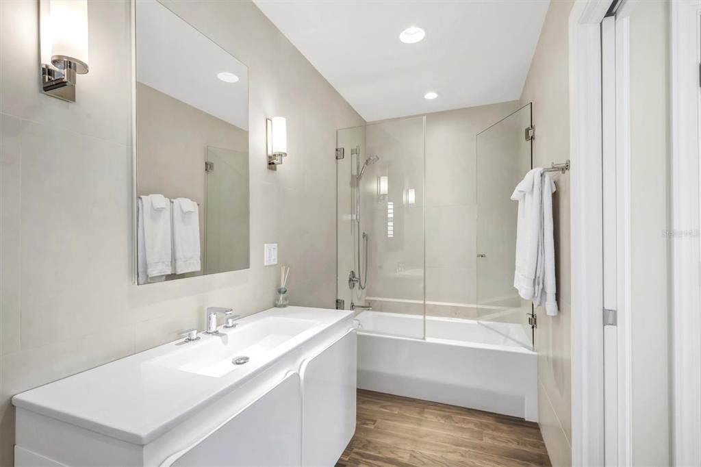 На продажу: $2,215,000 (4 спален, 3 ванн, 1840 Квадратных фут)