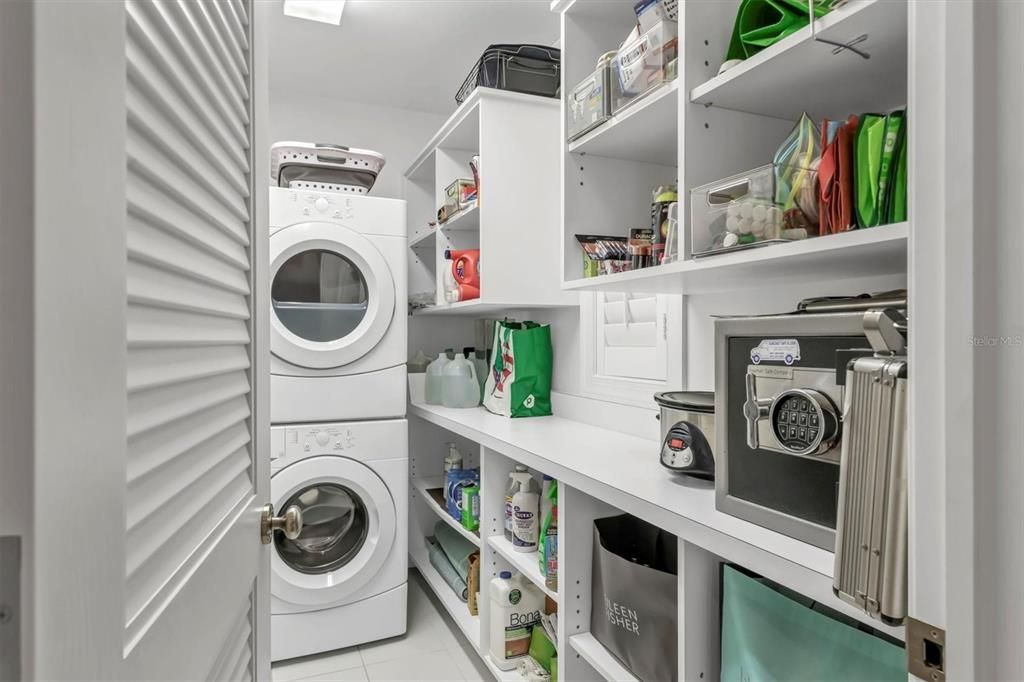 На продажу: $2,215,000 (4 спален, 3 ванн, 1840 Квадратных фут)