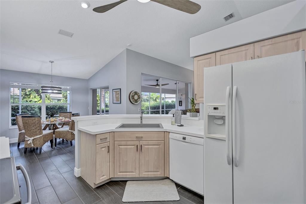 待售: $535,000 (3 贝兹, 2 浴室, 1990 平方英尺)