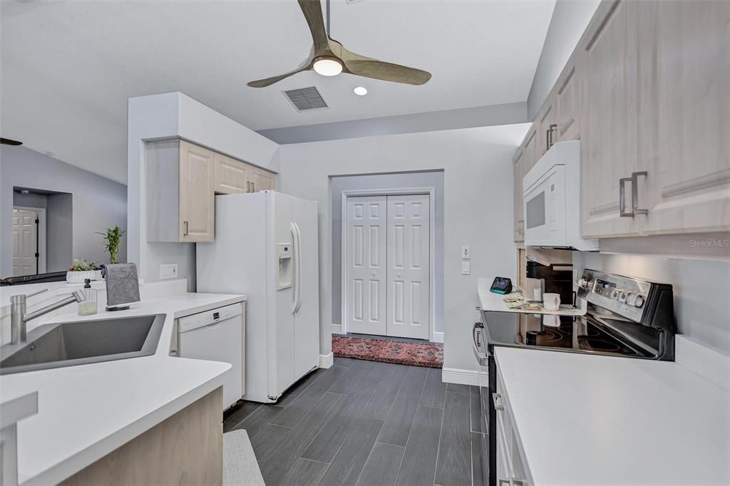 待售: $535,000 (3 贝兹, 2 浴室, 1990 平方英尺)