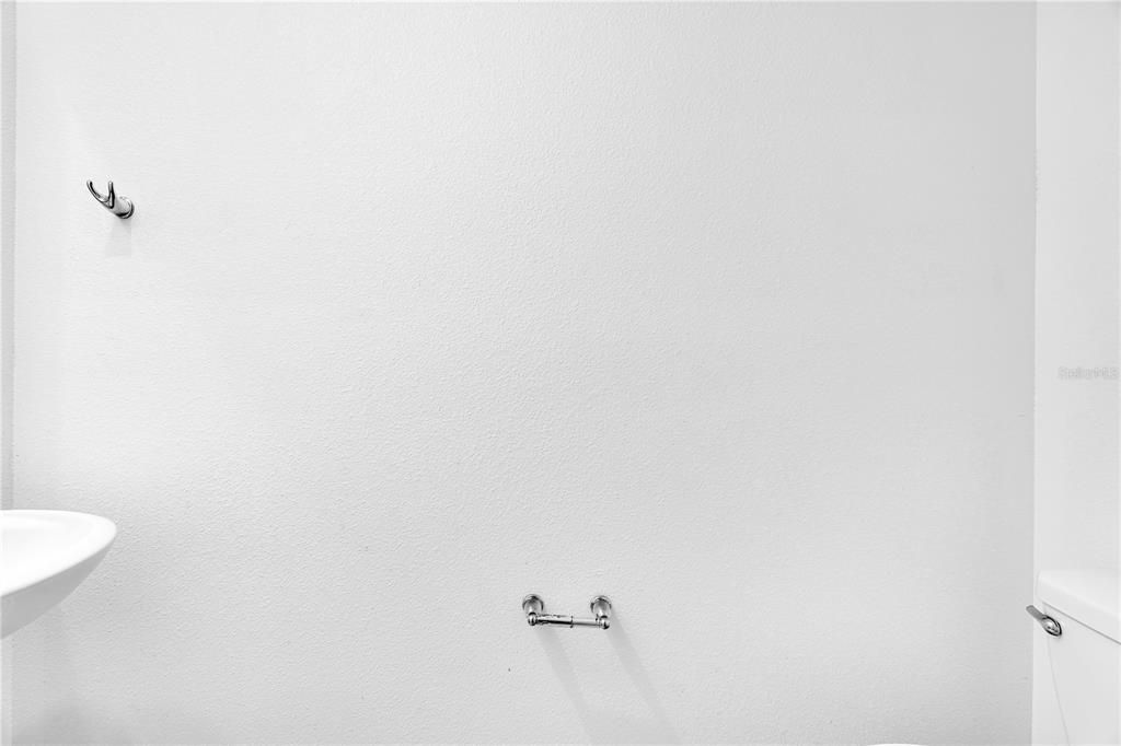 合同活跃: $2,000 (3 贝兹, 2 浴室, 1672 平方英尺)