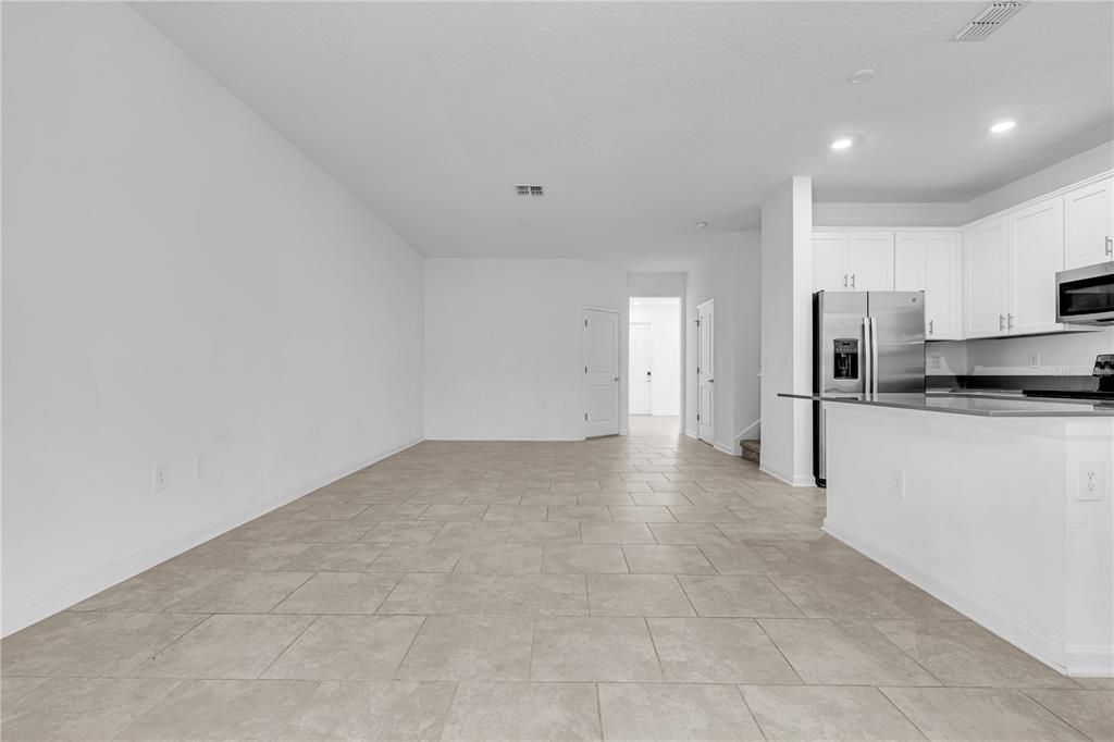 合同活跃: $2,000 (3 贝兹, 2 浴室, 1672 平方英尺)