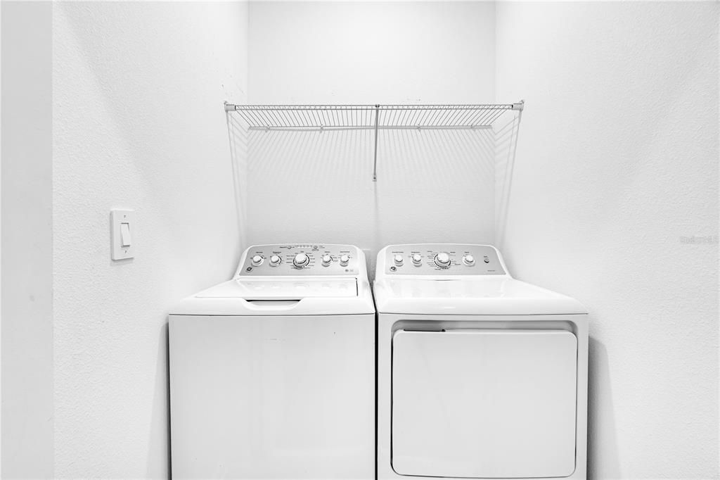 合同活跃: $2,000 (3 贝兹, 2 浴室, 1672 平方英尺)