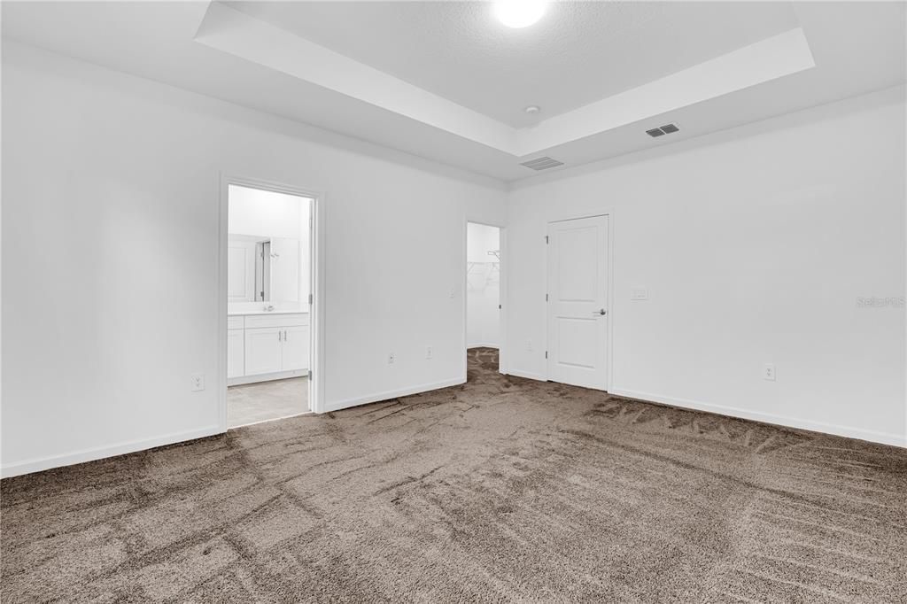 合同活跃: $2,000 (3 贝兹, 2 浴室, 1672 平方英尺)