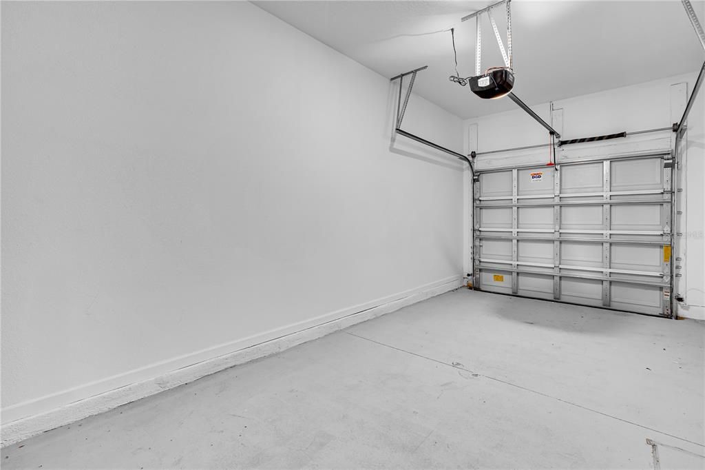 合同活跃: $2,000 (3 贝兹, 2 浴室, 1672 平方英尺)