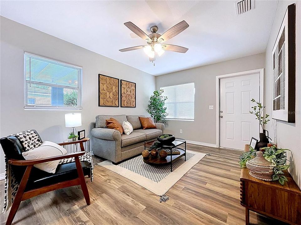 Activo con contrato: $225,000 (3 camas, 2 baños, 1016 Pies cuadrados)