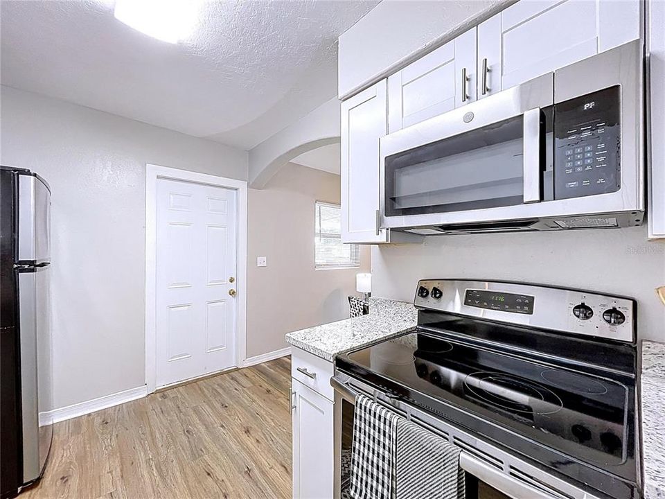 Activo con contrato: $225,000 (3 camas, 2 baños, 1016 Pies cuadrados)