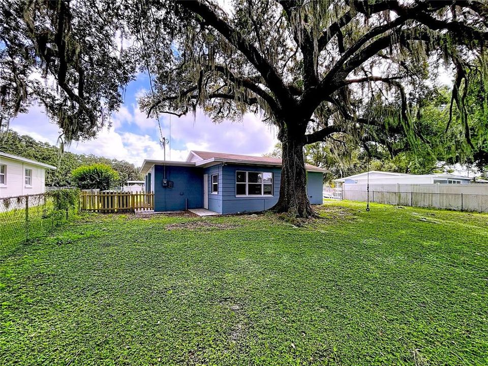 Activo con contrato: $225,000 (3 camas, 2 baños, 1016 Pies cuadrados)