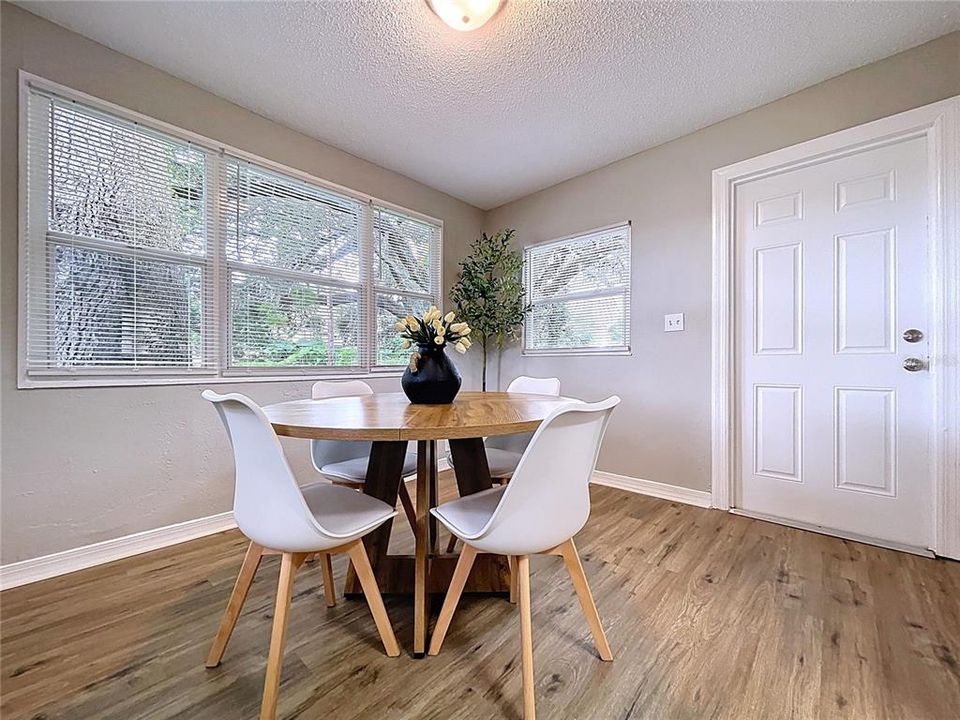 Activo con contrato: $225,000 (3 camas, 2 baños, 1016 Pies cuadrados)