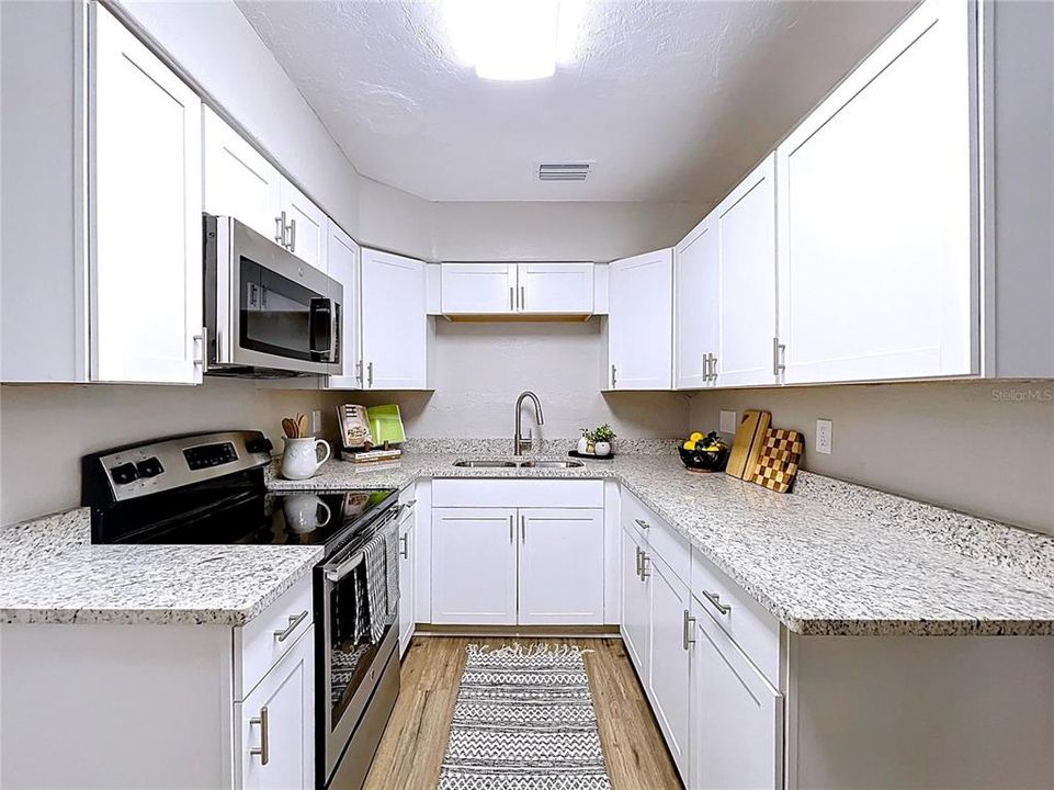 Activo con contrato: $225,000 (3 camas, 2 baños, 1016 Pies cuadrados)