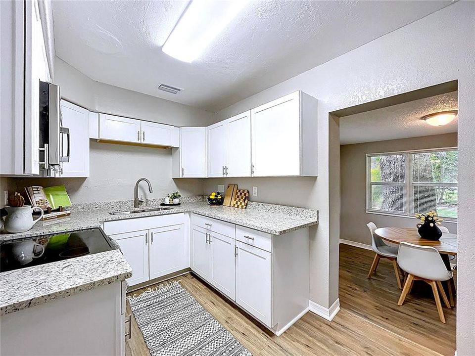 Activo con contrato: $225,000 (3 camas, 2 baños, 1016 Pies cuadrados)