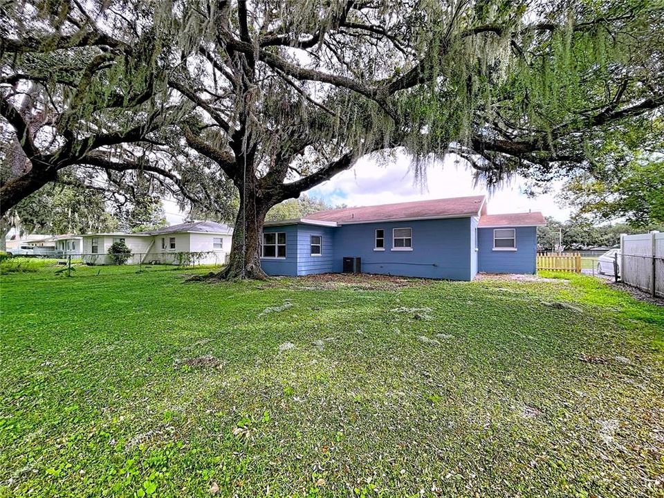 Activo con contrato: $225,000 (3 camas, 2 baños, 1016 Pies cuadrados)