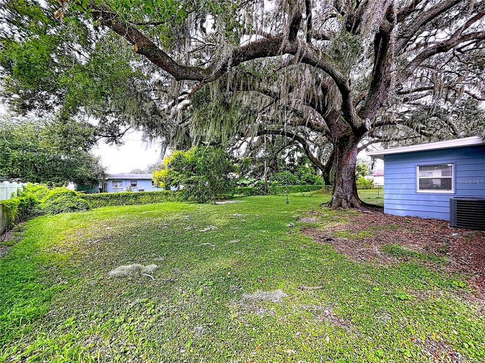 Activo con contrato: $225,000 (3 camas, 2 baños, 1016 Pies cuadrados)