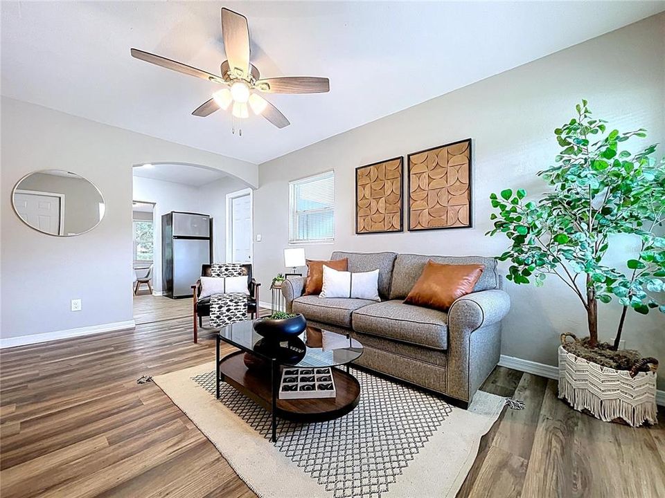 Activo con contrato: $225,000 (3 camas, 2 baños, 1016 Pies cuadrados)