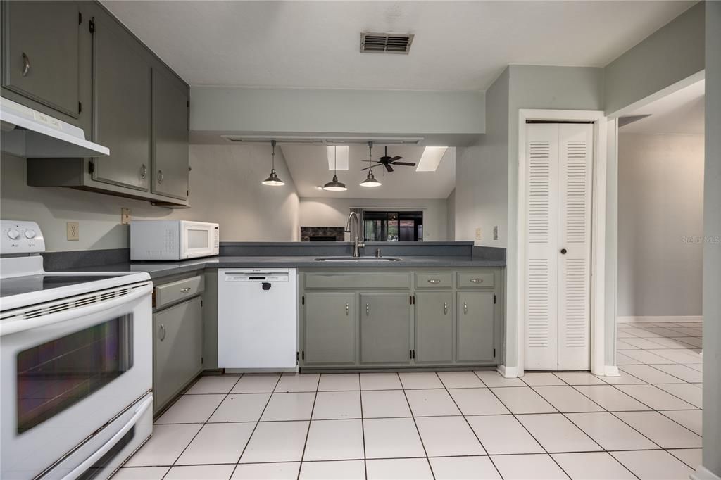 En Venta: $250,000 (2 camas, 2 baños, 1538 Pies cuadrados)