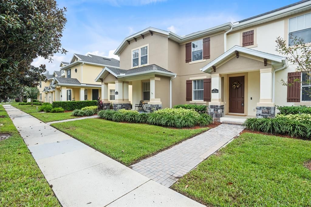 Active With Contract: $375,000 (3 beds, 2 baths, 1568 Square Feet)