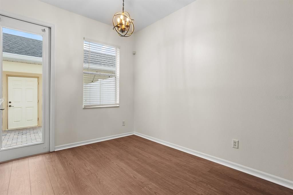 Active With Contract: $375,000 (3 beds, 2 baths, 1568 Square Feet)