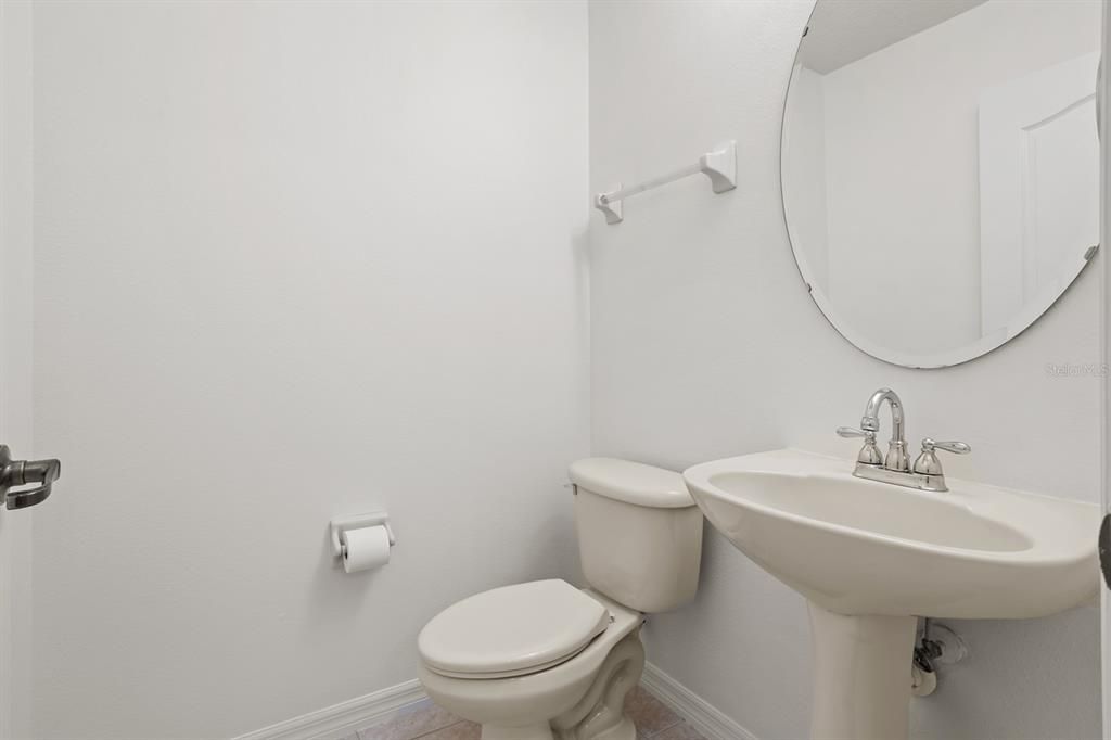 Active With Contract: $375,000 (3 beds, 2 baths, 1568 Square Feet)