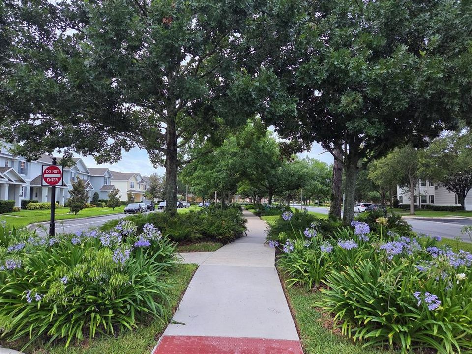 Active With Contract: $375,000 (3 beds, 2 baths, 1568 Square Feet)