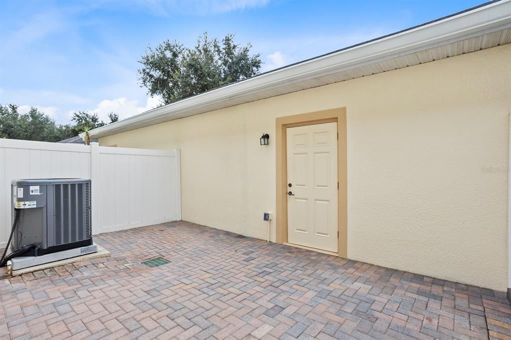 Active With Contract: $375,000 (3 beds, 2 baths, 1568 Square Feet)