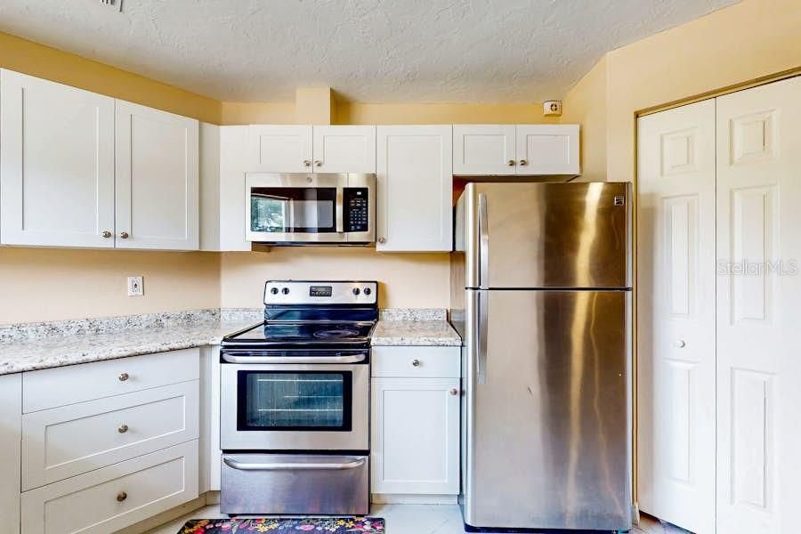 For Rent: $2,800 (3 beds, 2 baths, 1800 Square Feet)