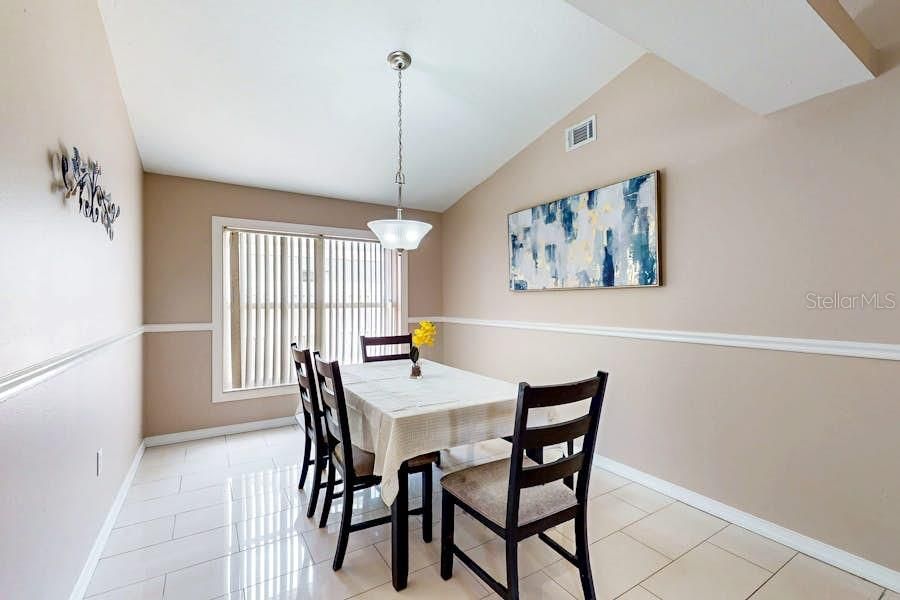 For Rent: $2,800 (3 beds, 2 baths, 1800 Square Feet)