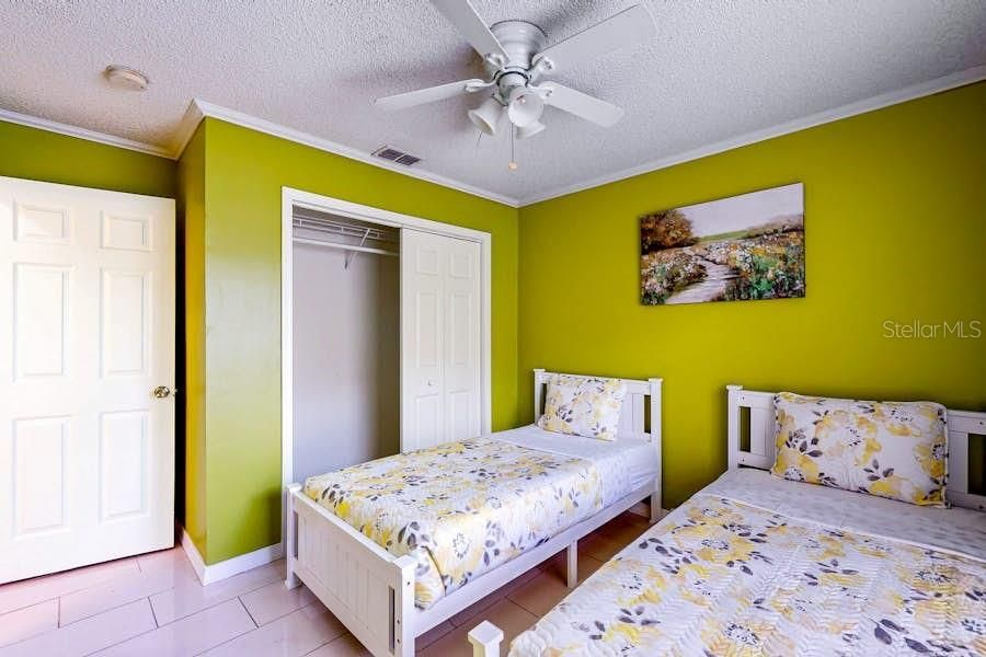 For Rent: $2,800 (3 beds, 2 baths, 1800 Square Feet)