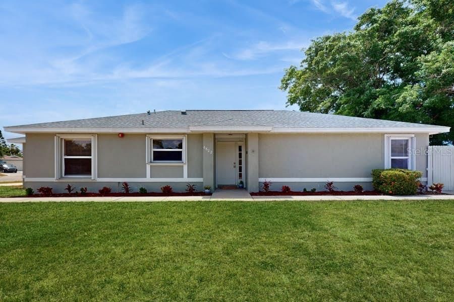 For Rent: $2,800 (3 beds, 2 baths, 1800 Square Feet)