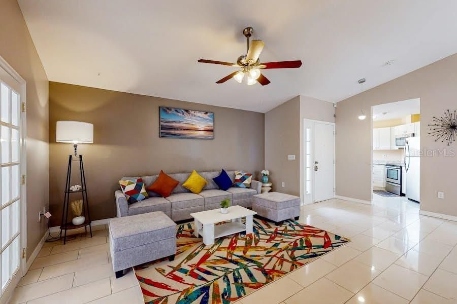 For Rent: $2,800 (3 beds, 2 baths, 1800 Square Feet)