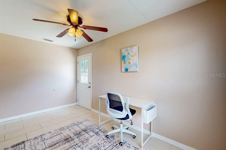 For Rent: $2,800 (3 beds, 2 baths, 1800 Square Feet)