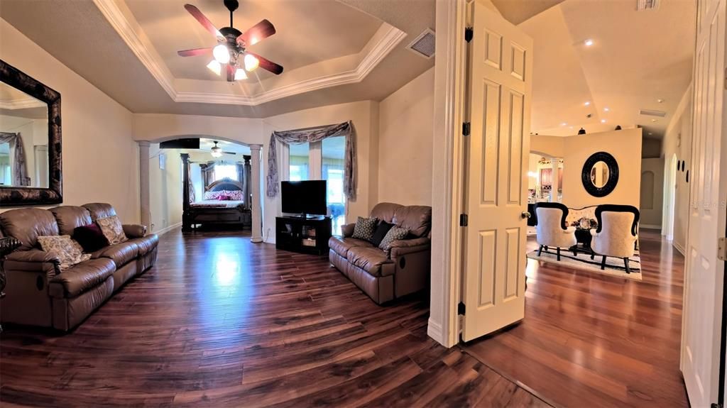 For Sale: $649,900 (4 beds, 3 baths, 3284 Square Feet)