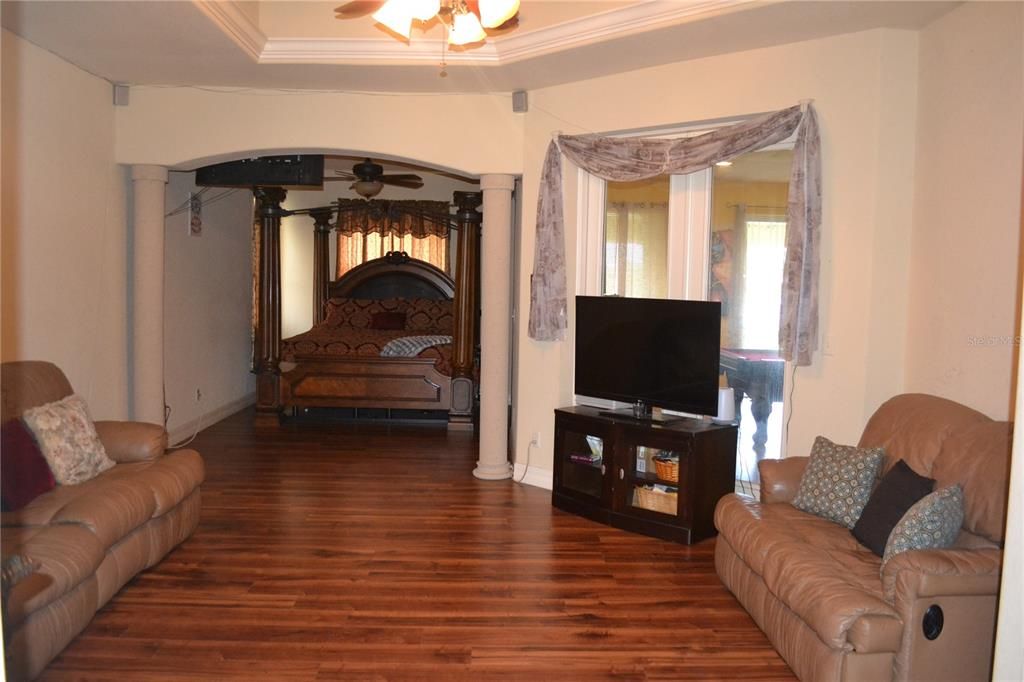 For Sale: $649,900 (4 beds, 3 baths, 3284 Square Feet)